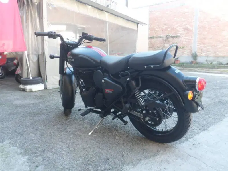 Royal Enfield Classic 350 (2021 - 26) (3)