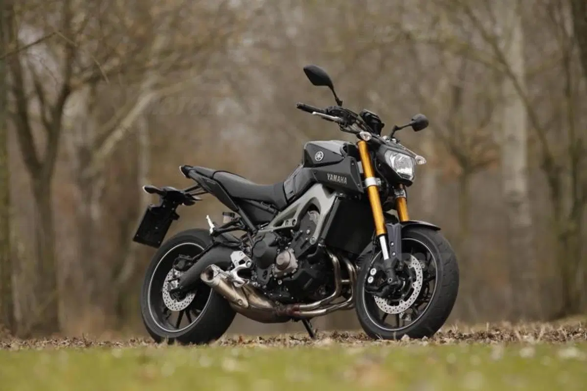 Mv Agusta Brutale 800 vs Yamaha MT-09 (55)