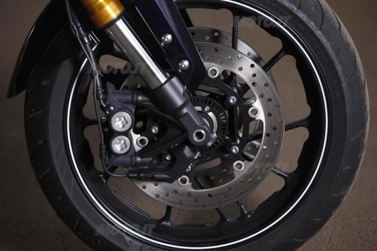 Mv Agusta Brutale 800 vs Yamaha MT-09 (58)