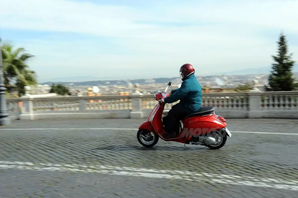 Vespa Sprint 125 (4)