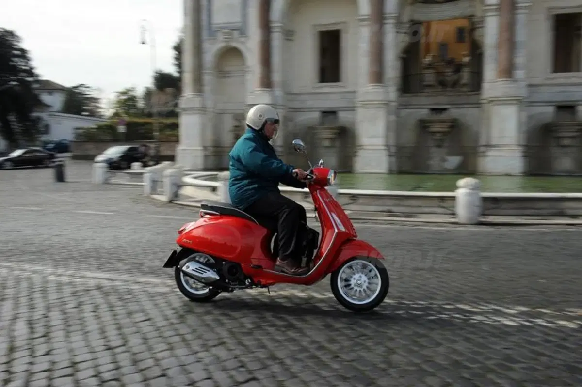 Vespa Sprint 125 (5)