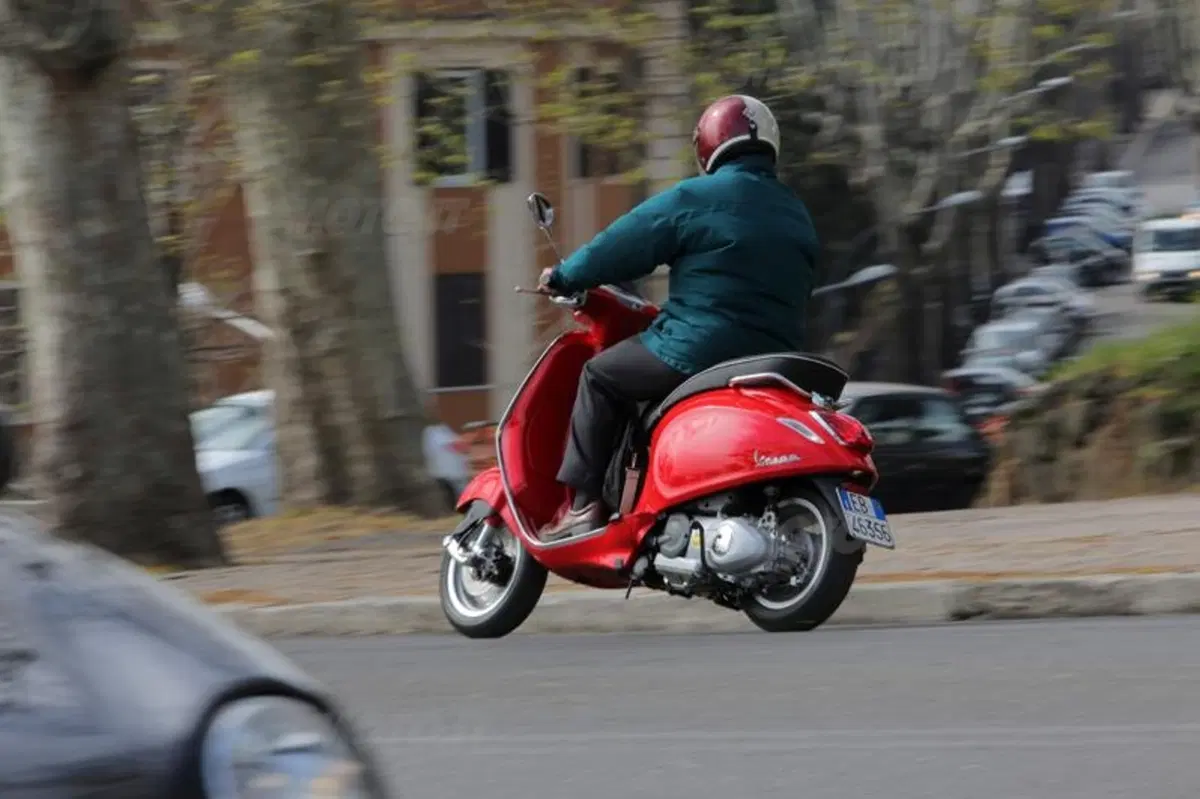Vespa Sprint 125 (6)