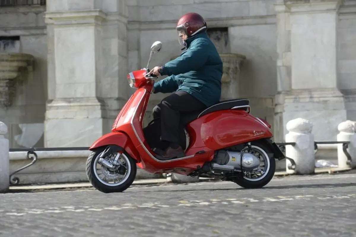 Vespa Sprint 125 (9)