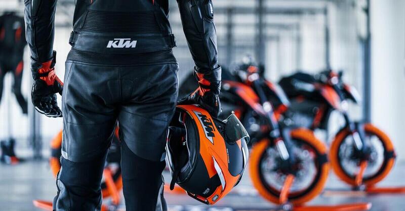 KTM Duke 890, due importanti novit&agrave; in febbraio 