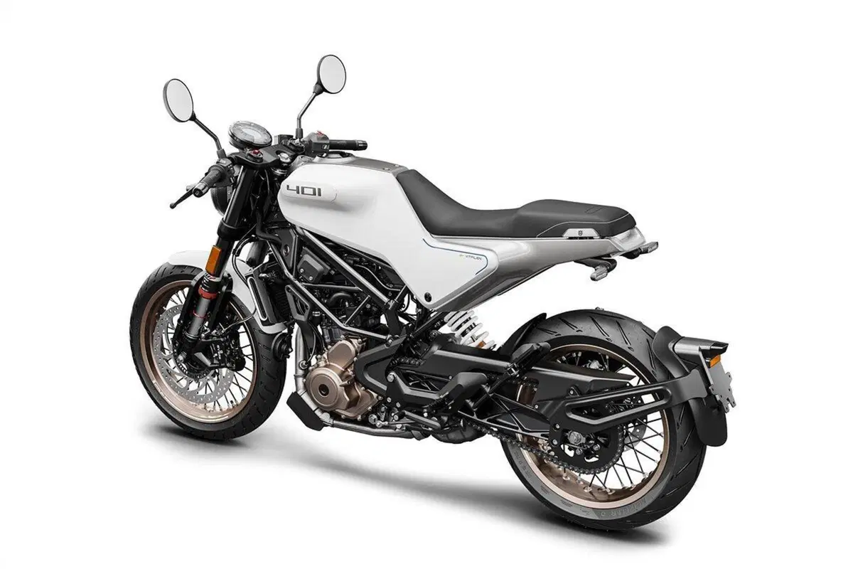 Husqvarna Svartpilen 125 e 401, Vitpilen 401: aggiornamenti e prezzi 2022 (3)