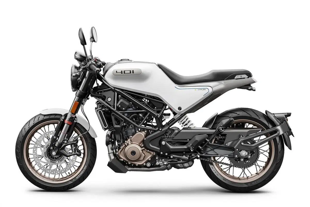 Husqvarna Svartpilen 125 e 401, Vitpilen 401: aggiornamenti e prezzi 2022 (4)