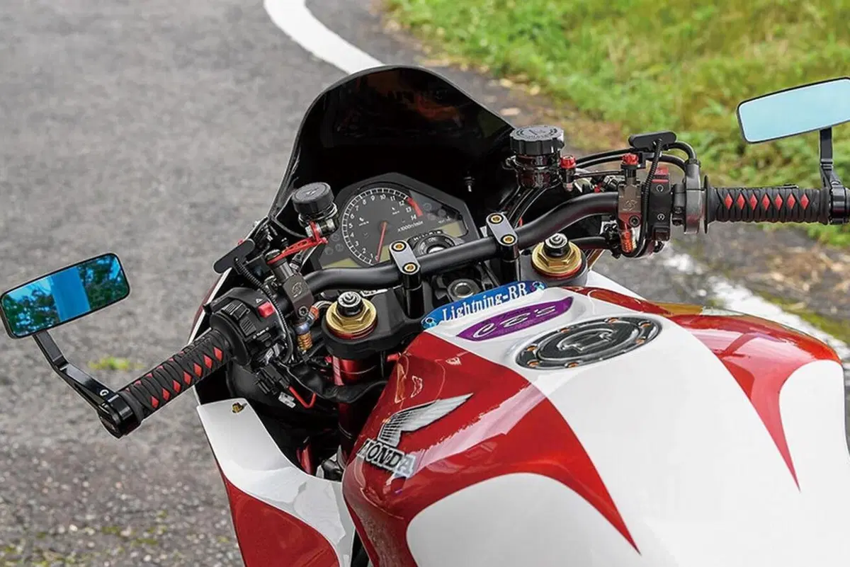 Ichimoto Honda CB1000RR: un tributo alla CB1100R del 1983