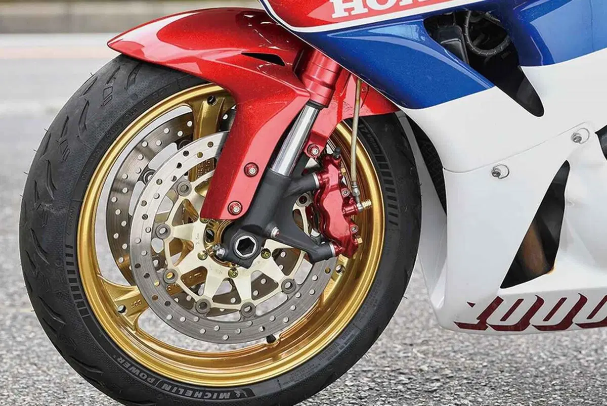 Ichimoto Honda CB1000RR: un tributo alla CB1100R del 1983 (2)