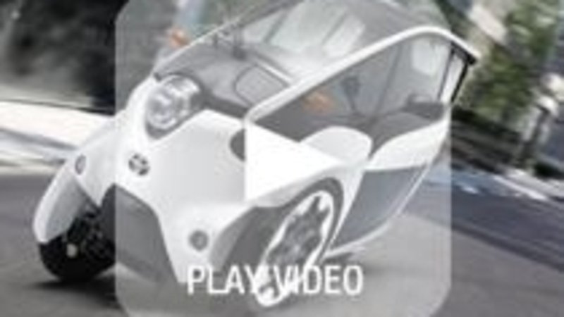 Toyota i-Road: inizia il collaudo del tre ruote elettrico. Guardate come piega!  
