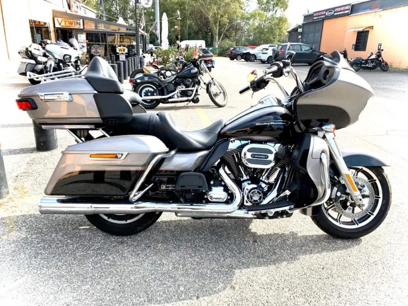 Harley-Davidson 1690 Road Glide Ultra (2015 - 16) - FLRTU (5)