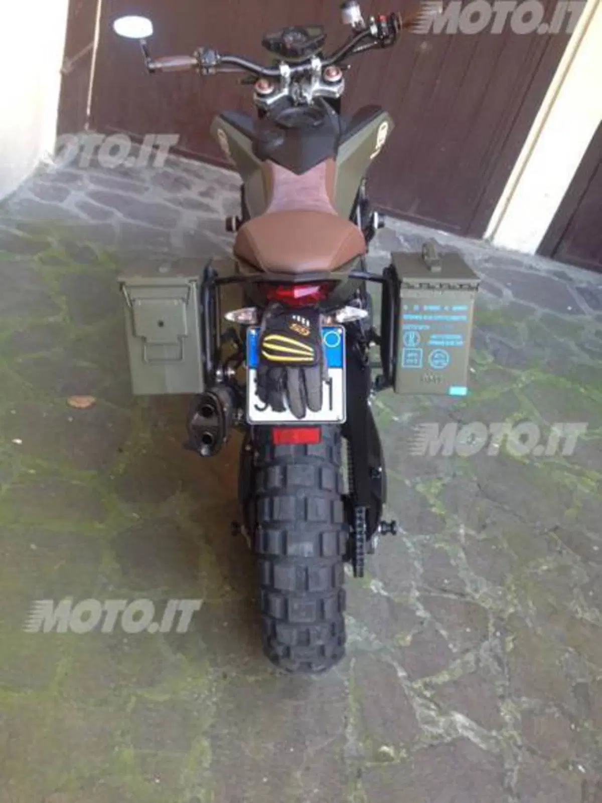 Le Strane di Moto.it: Husqvarna Nuda Scrambler (6)