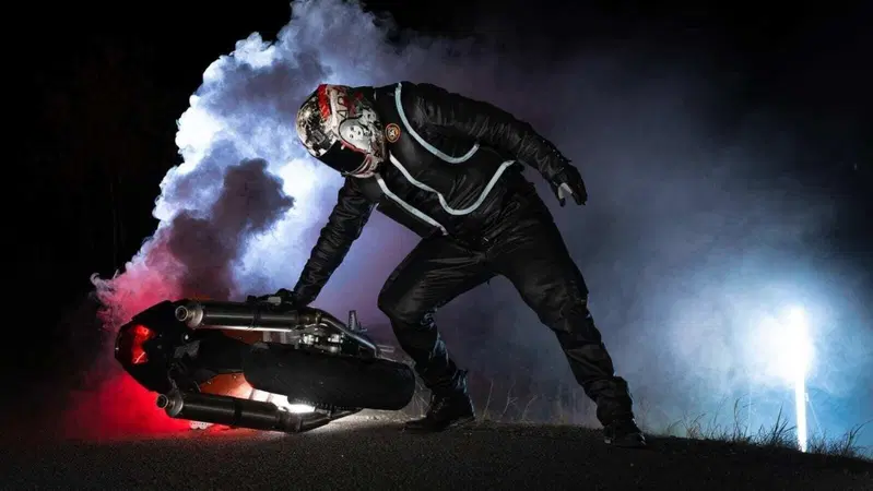 Mo'cycle: in arrivo i jeans da moto con airbag