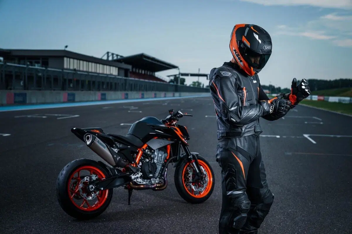 KTM 890 Duke R 2022: Arriva la colorazione Atlantic Blue (16)