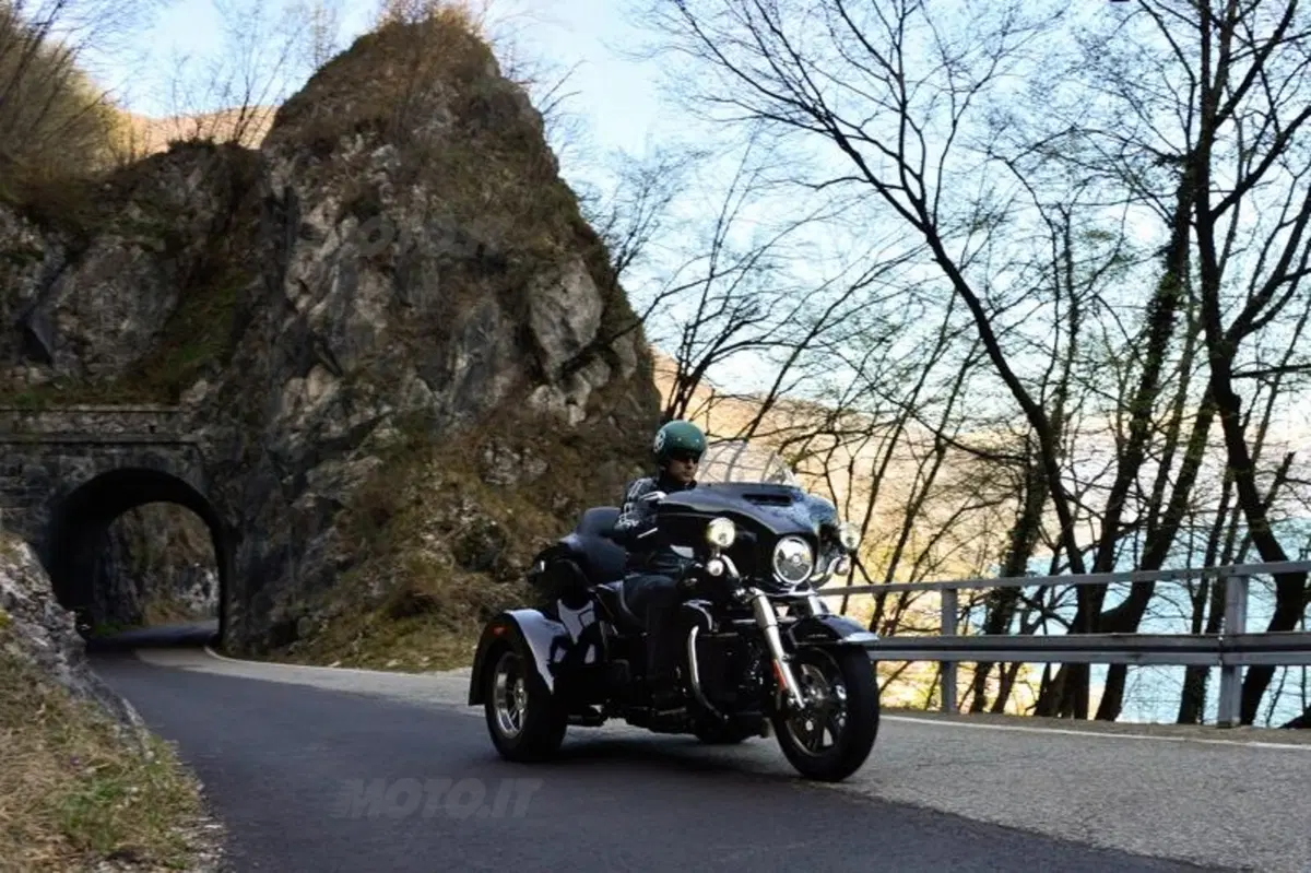 Harley-Davidson Tri Glide Ultra Classic (7)