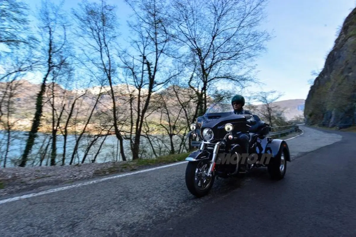Harley-Davidson Tri Glide Ultra Classic (9)