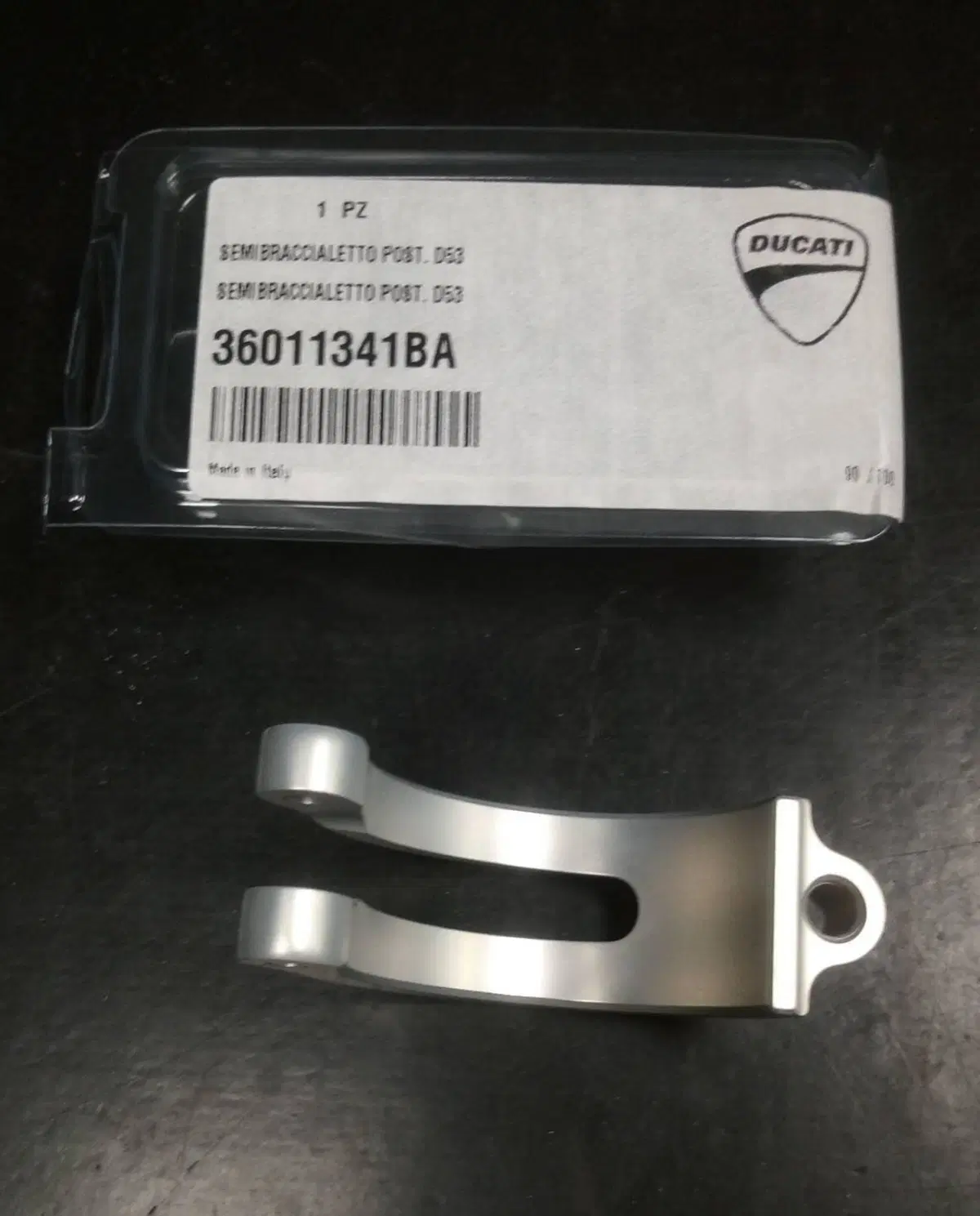 Collarino manubrio posteriore Panigale Ducati (2)