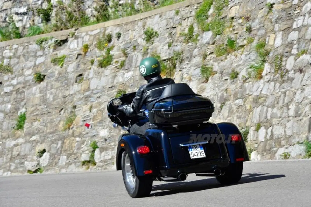 Harley-Davidson Tri Glide Ultra Classic (16)
