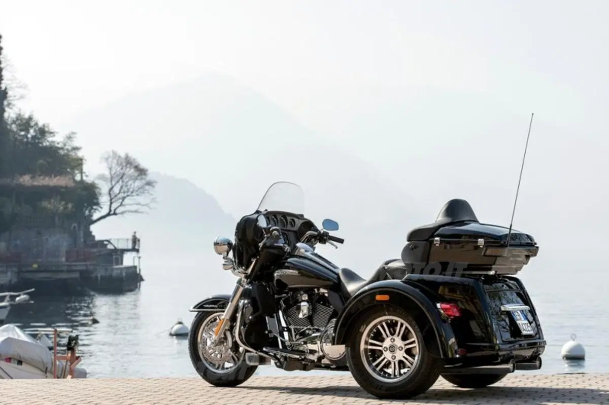 Harley-Davidson Tri Glide Ultra Classic (23)