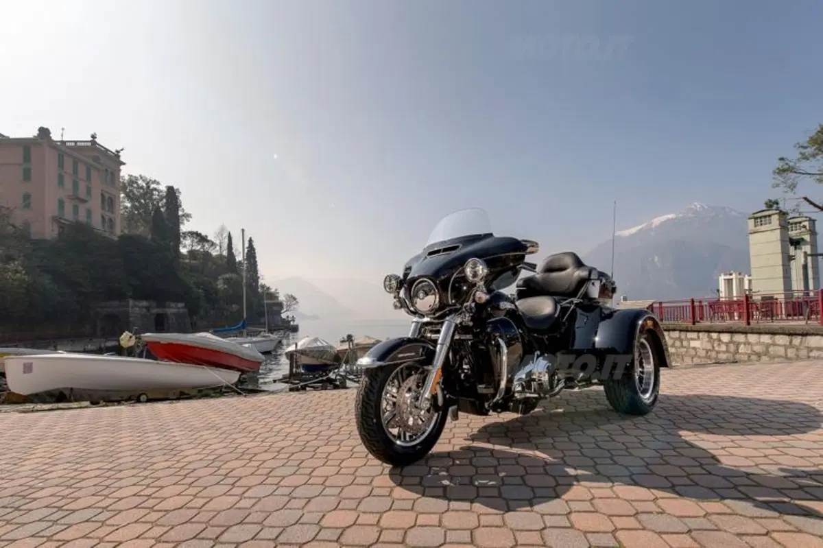Harley-Davidson Tri Glide Ultra Classic (25)