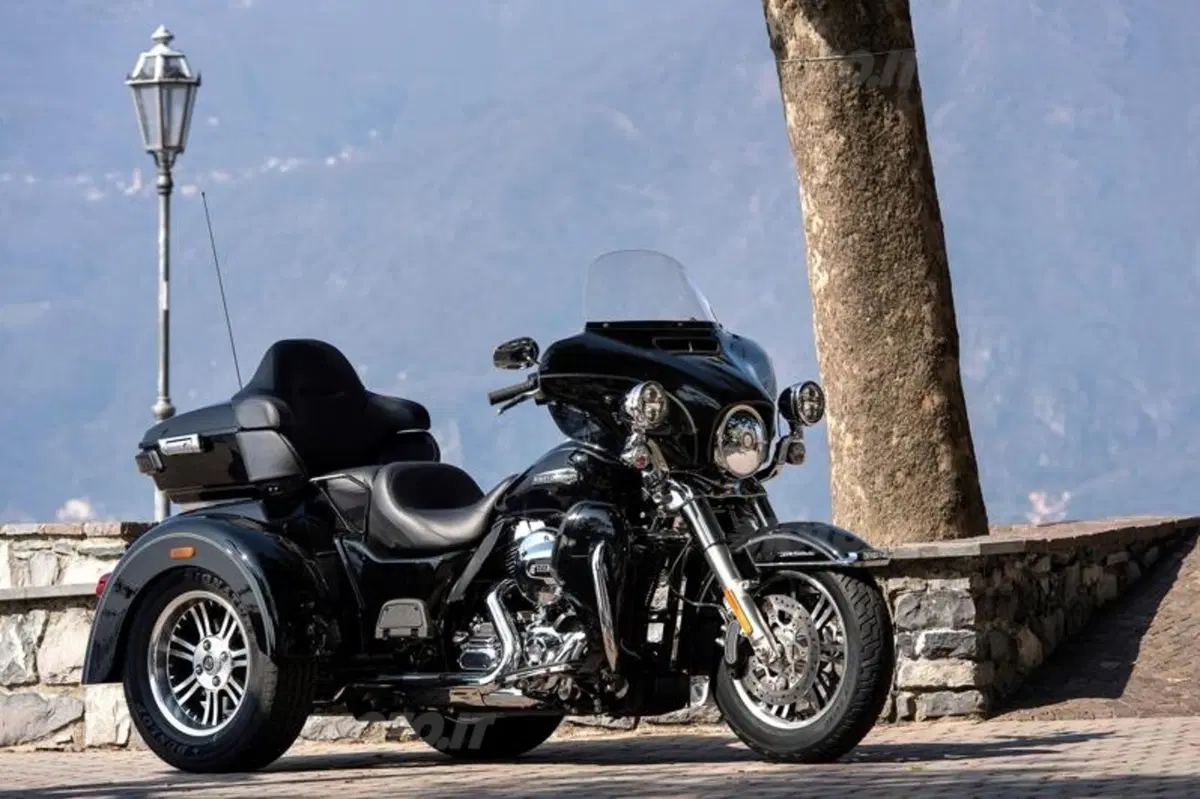 Harley-Davidson Tri Glide Ultra Classic (28)