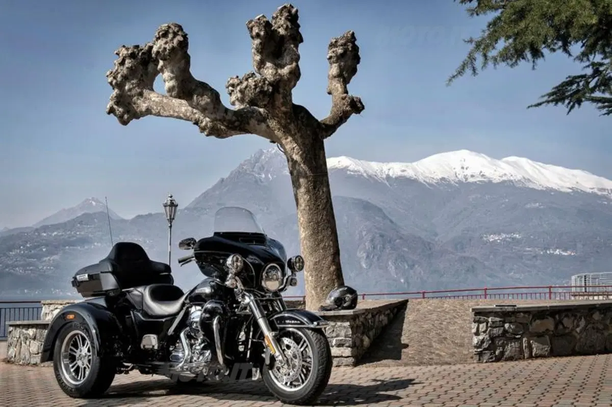 Harley-Davidson Tri Glide Ultra Classic (29)