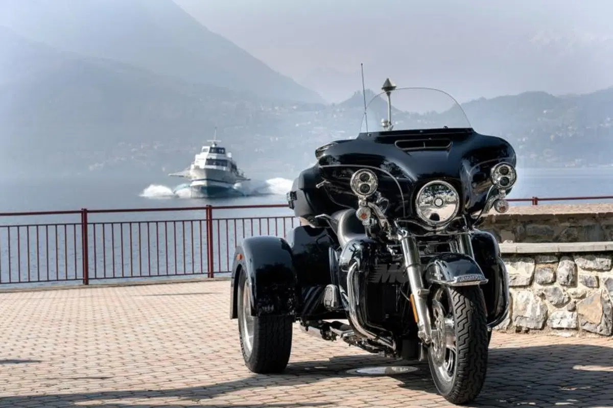 Harley-Davidson Tri Glide Ultra Classic (30)