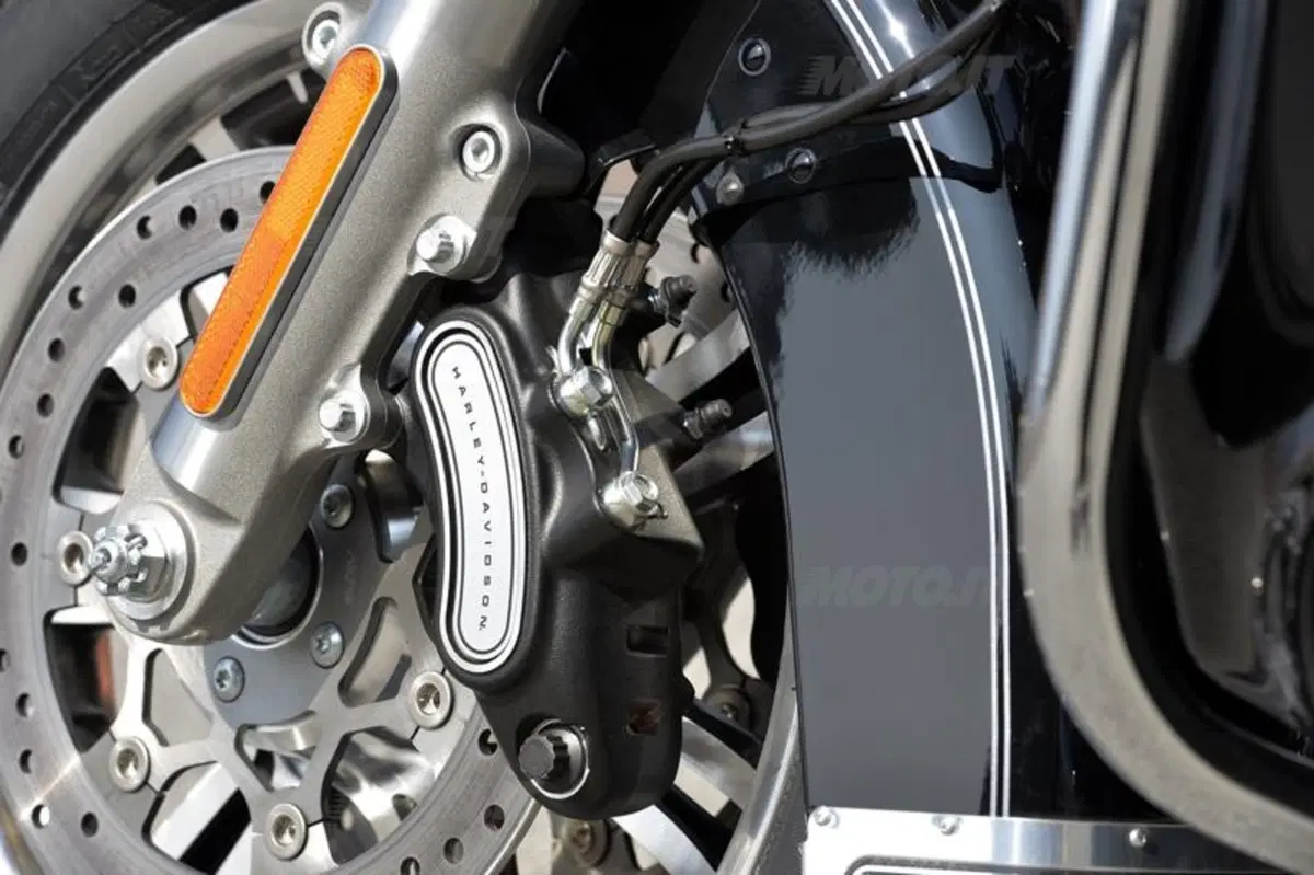 Harley-Davidson Tri Glide Ultra Classic (34)
