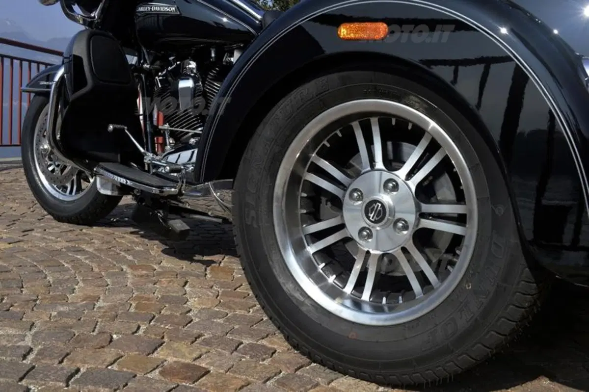 Harley-Davidson Tri Glide Ultra Classic (48)