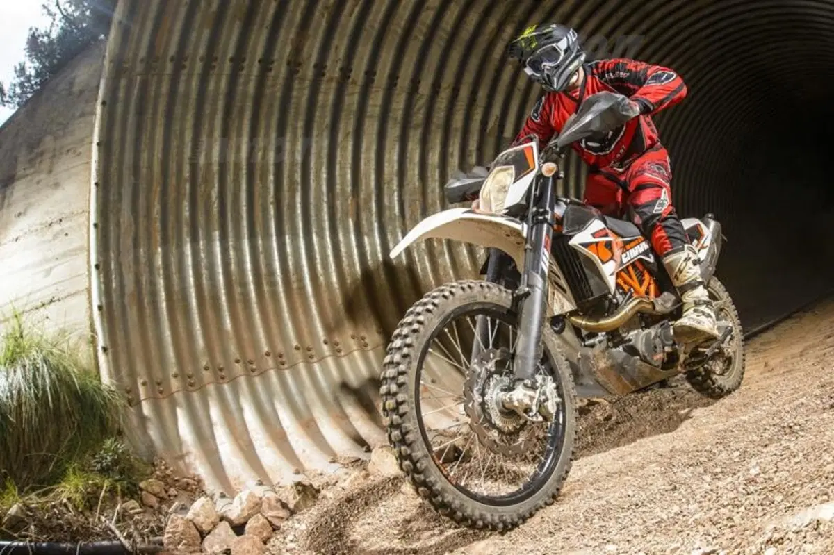 KTM 690 LC4. Duke R, Enduro R e SMC R  (3)