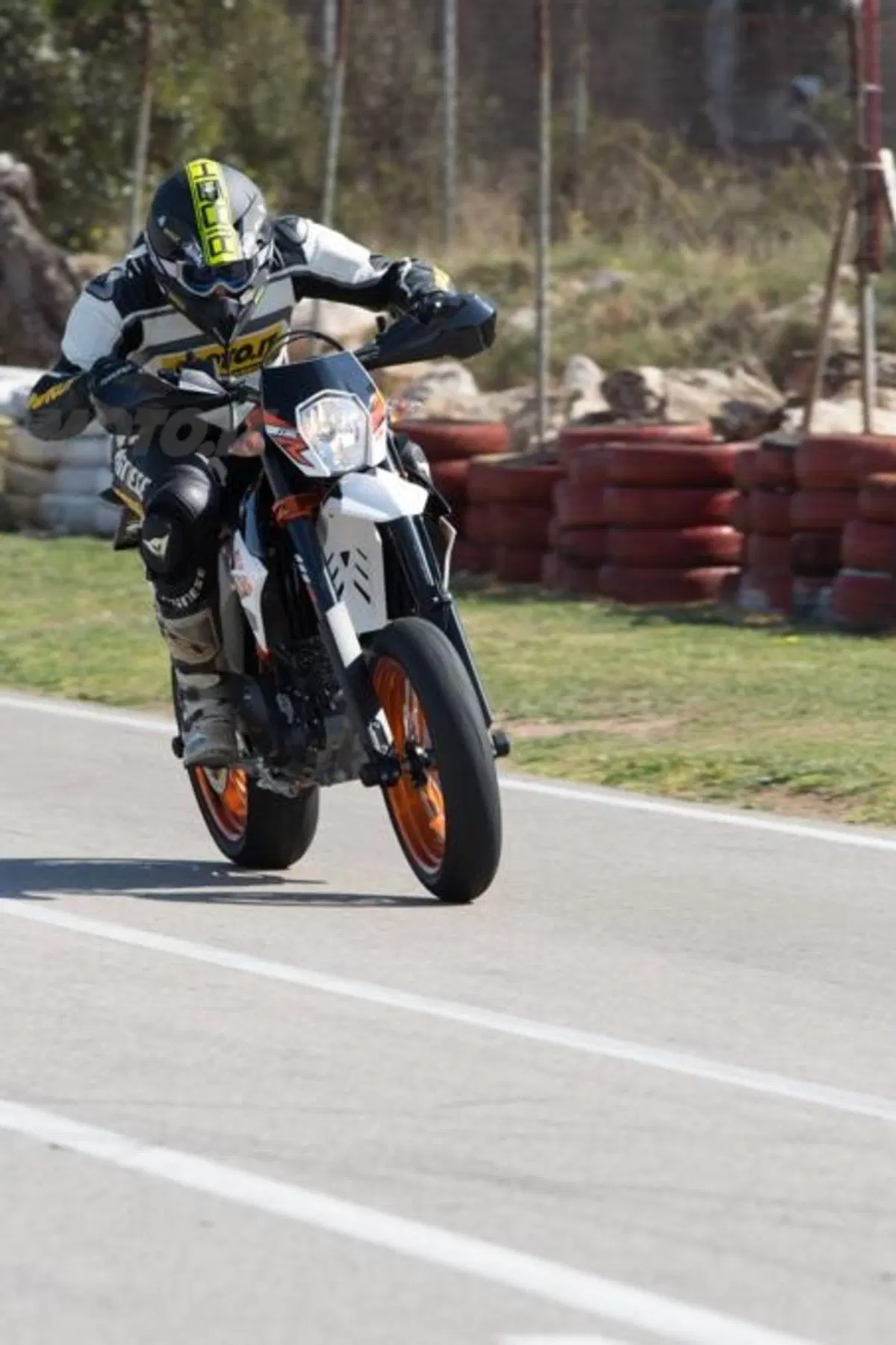 KTM 690 LC4. Duke R, Enduro R e SMC R  (11)