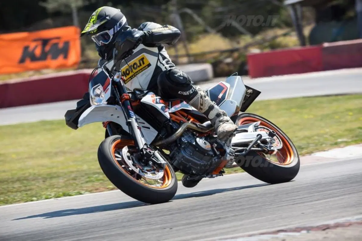 KTM 690 LC4. Duke R, Enduro R e SMC R  (12)