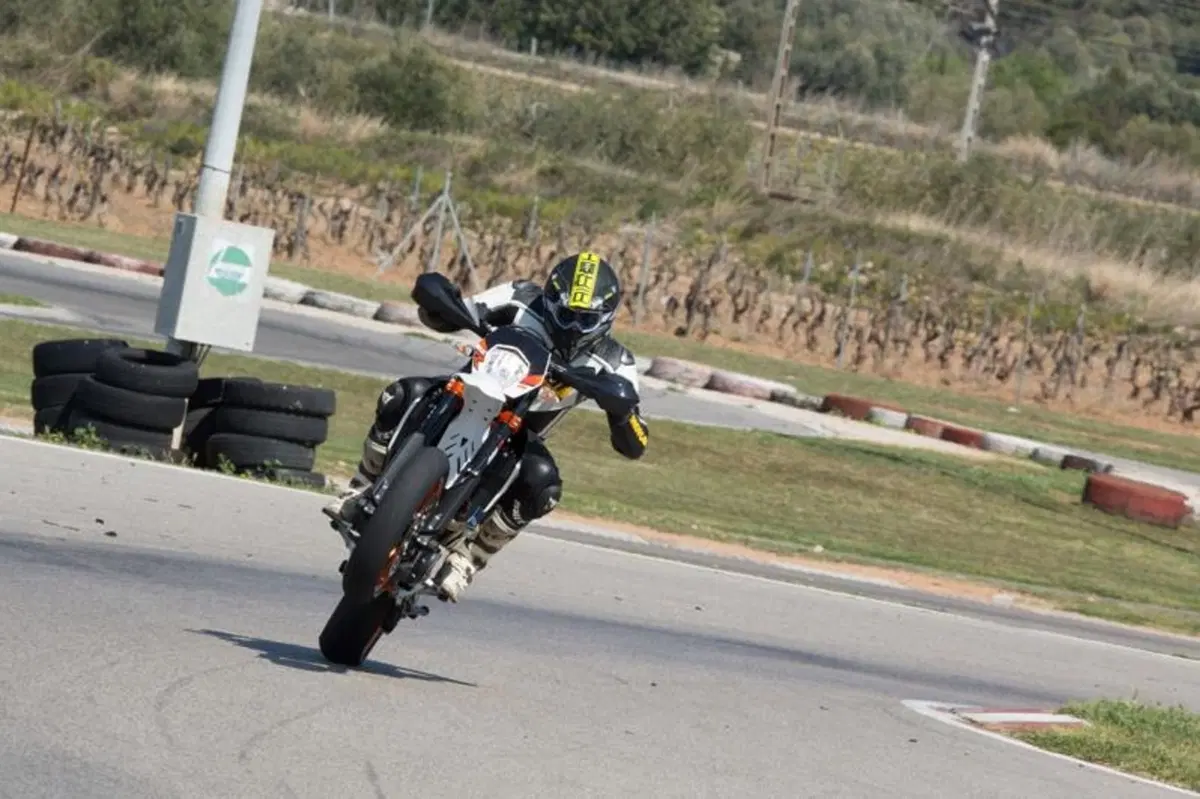 KTM 690 LC4. Duke R, Enduro R e SMC R  (15)