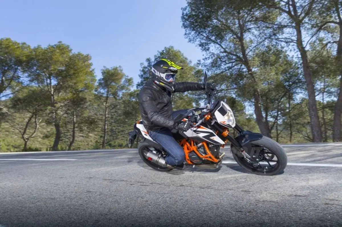 KTM 690 LC4. Duke R, Enduro R e SMC R  (20)