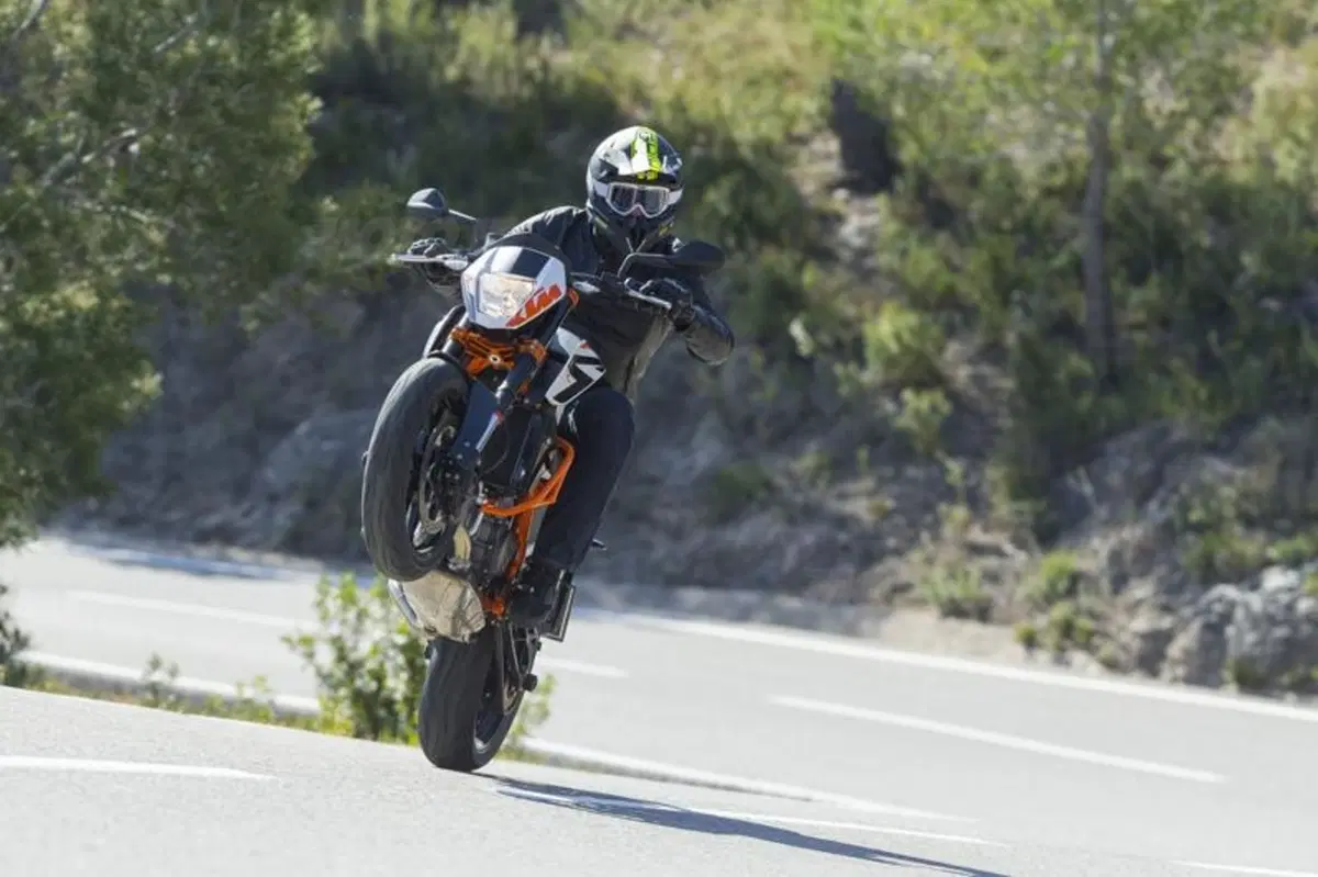 KTM 690 LC4. Duke R, Enduro R e SMC R  (21)
