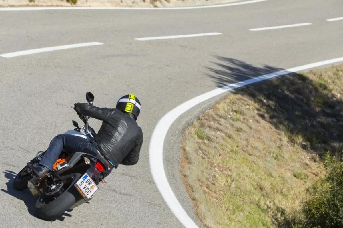KTM 690 LC4. Duke R, Enduro R e SMC R  (28)