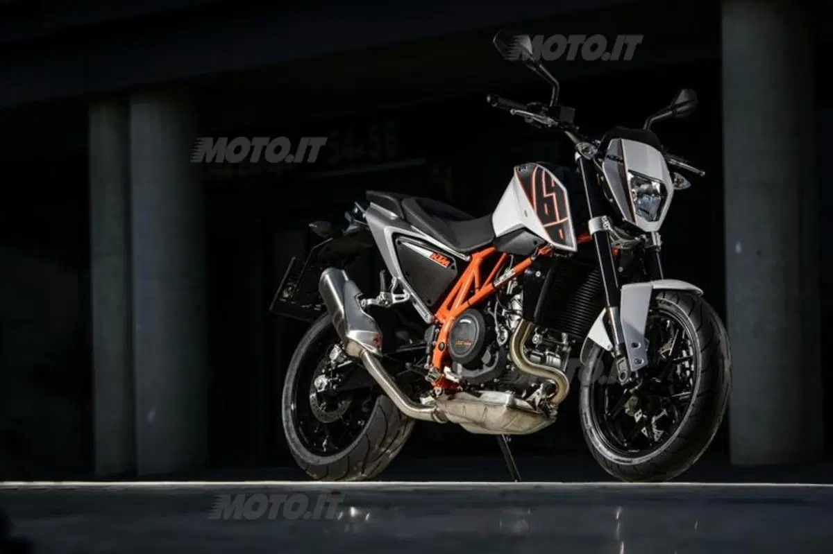 KTM 690 LC4. Duke R, Enduro R e SMC R  (30)