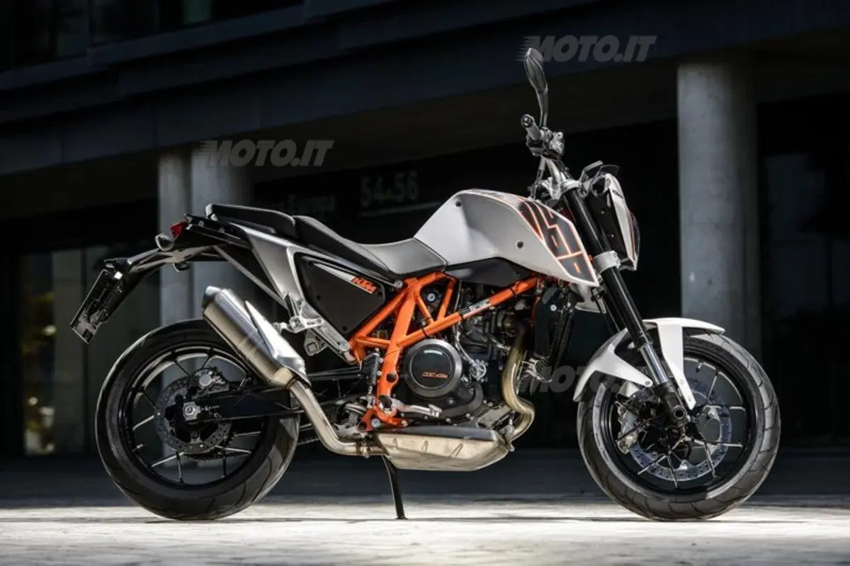 KTM 690 LC4. Duke R, Enduro R e SMC R  (31)