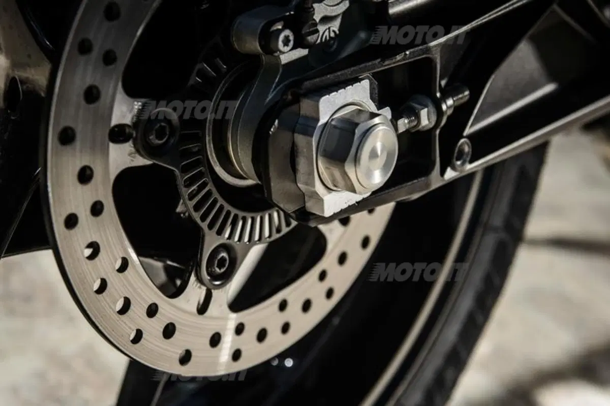 KTM 690 LC4. Duke R, Enduro R e SMC R  (35)