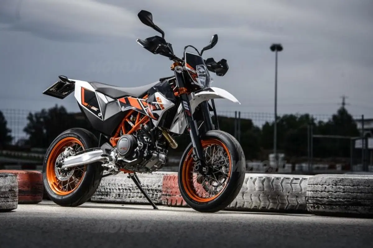 KTM 690 LC4. Duke R, Enduro R e SMC R  (42)