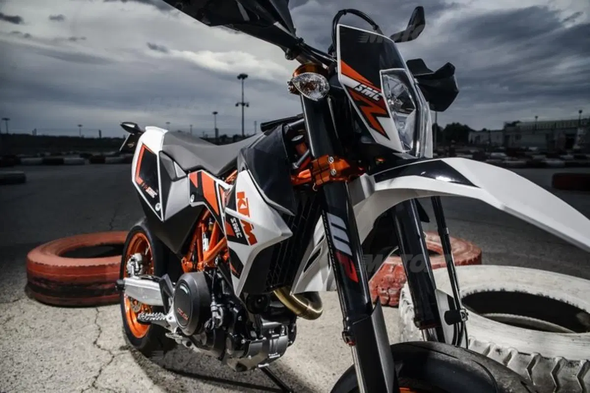 KTM 690 LC4. Duke R, Enduro R e SMC R  (44)