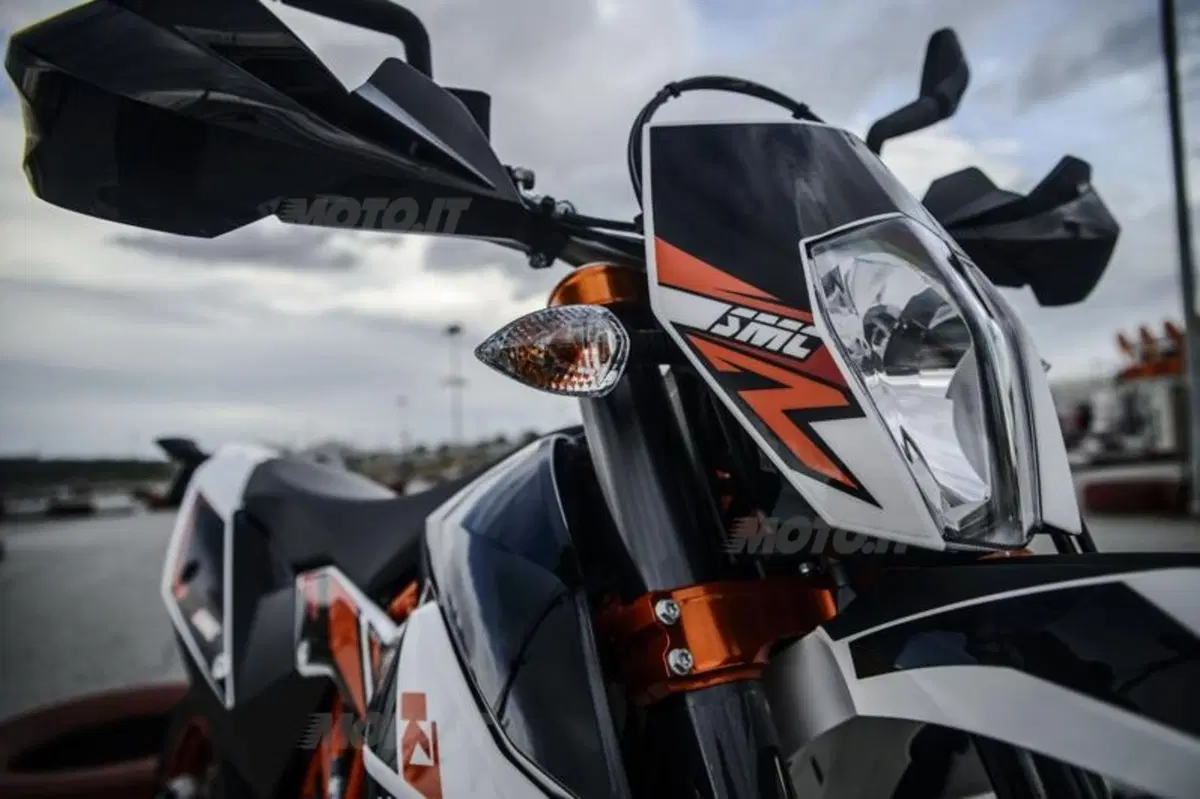 KTM 690 LC4. Duke R, Enduro R e SMC R  (45)