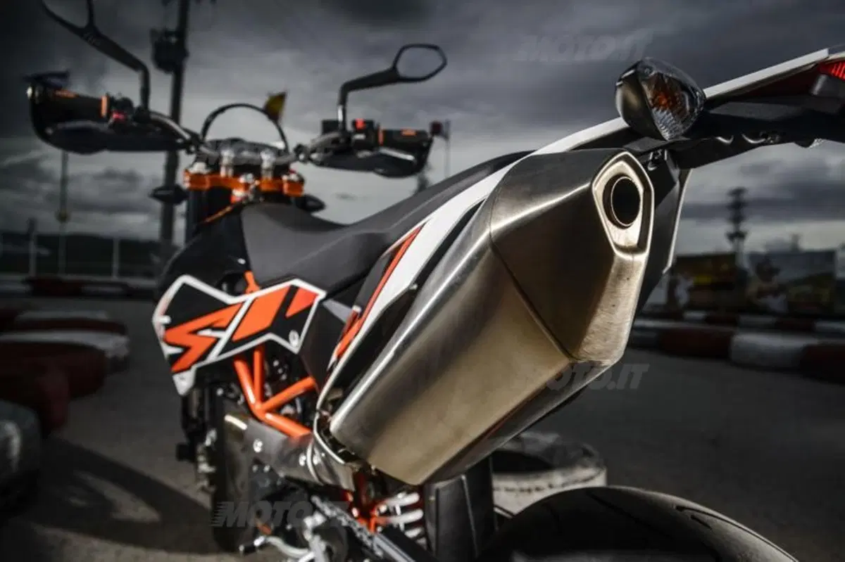 KTM 690 LC4. Duke R, Enduro R e SMC R  (47)