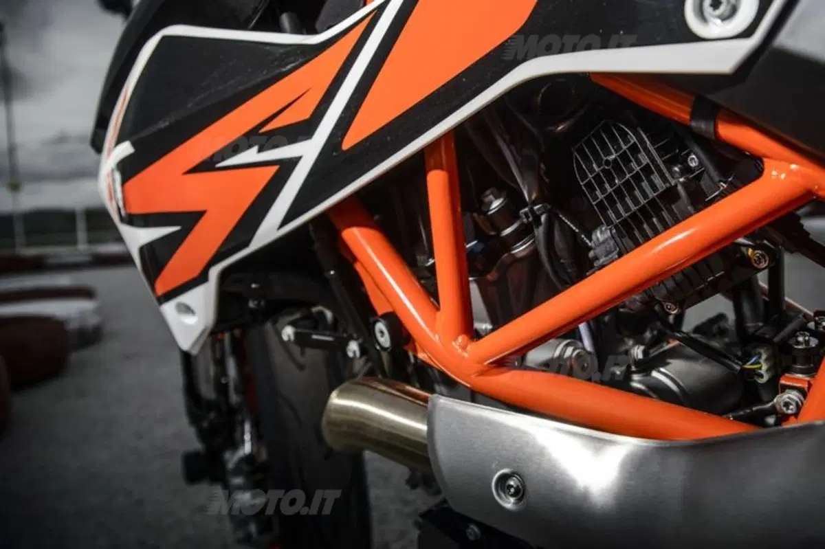 KTM 690 LC4. Duke R, Enduro R e SMC R  (50)