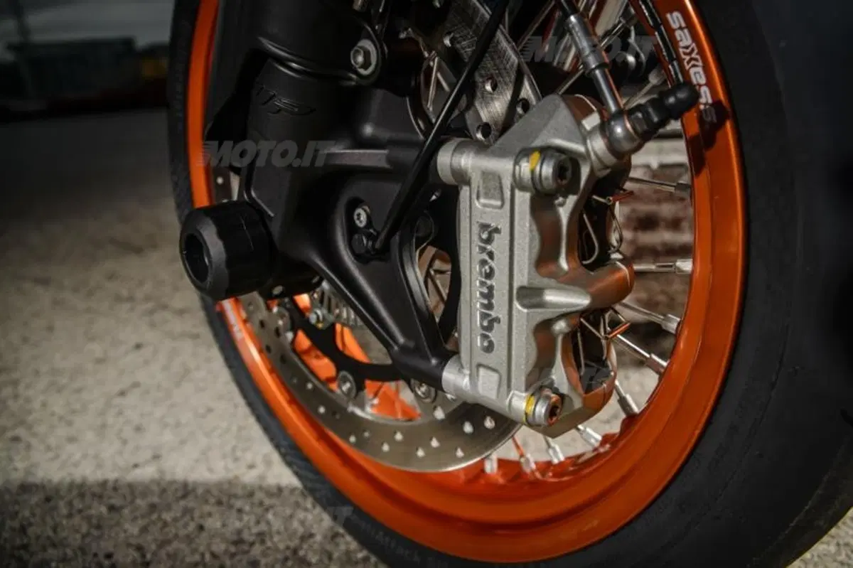 KTM 690 LC4. Duke R, Enduro R e SMC R  (51)