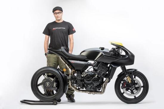 Valerio Aiello e la Honda CB4 Interceptor