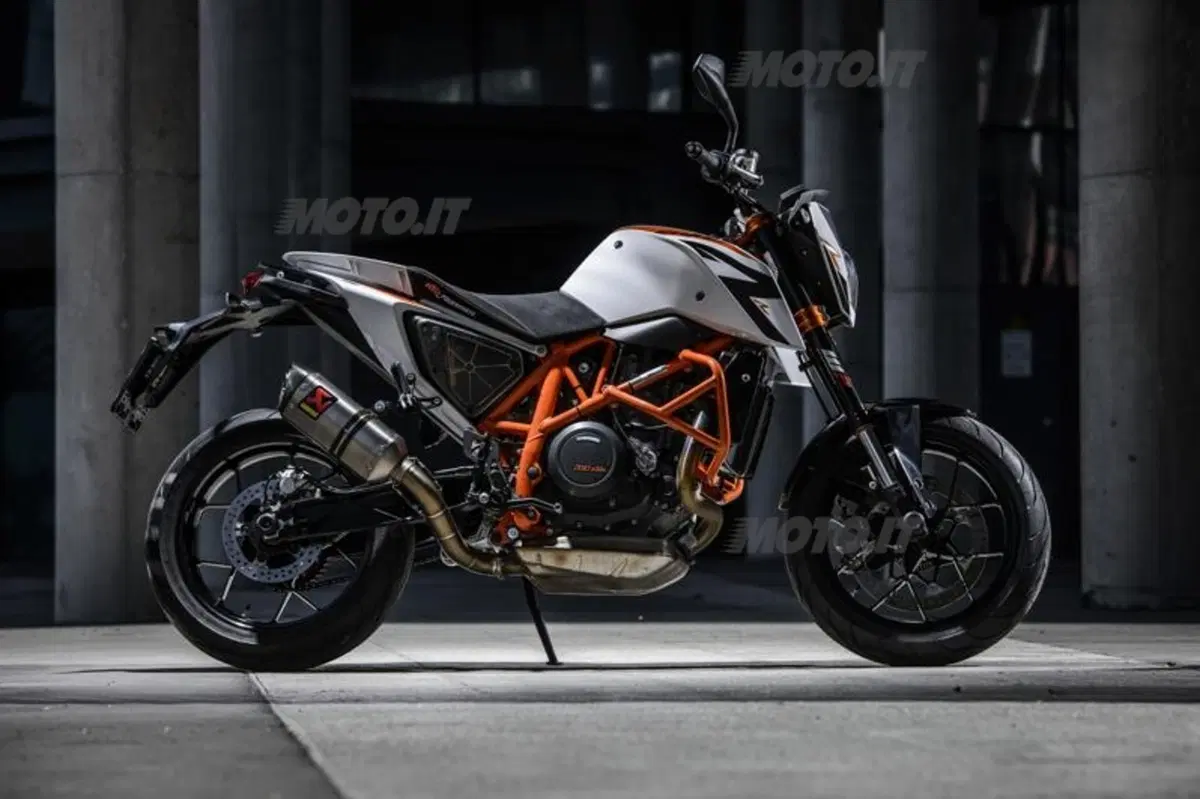 KTM 690 LC4. Duke R, Enduro R e SMC R  (58)