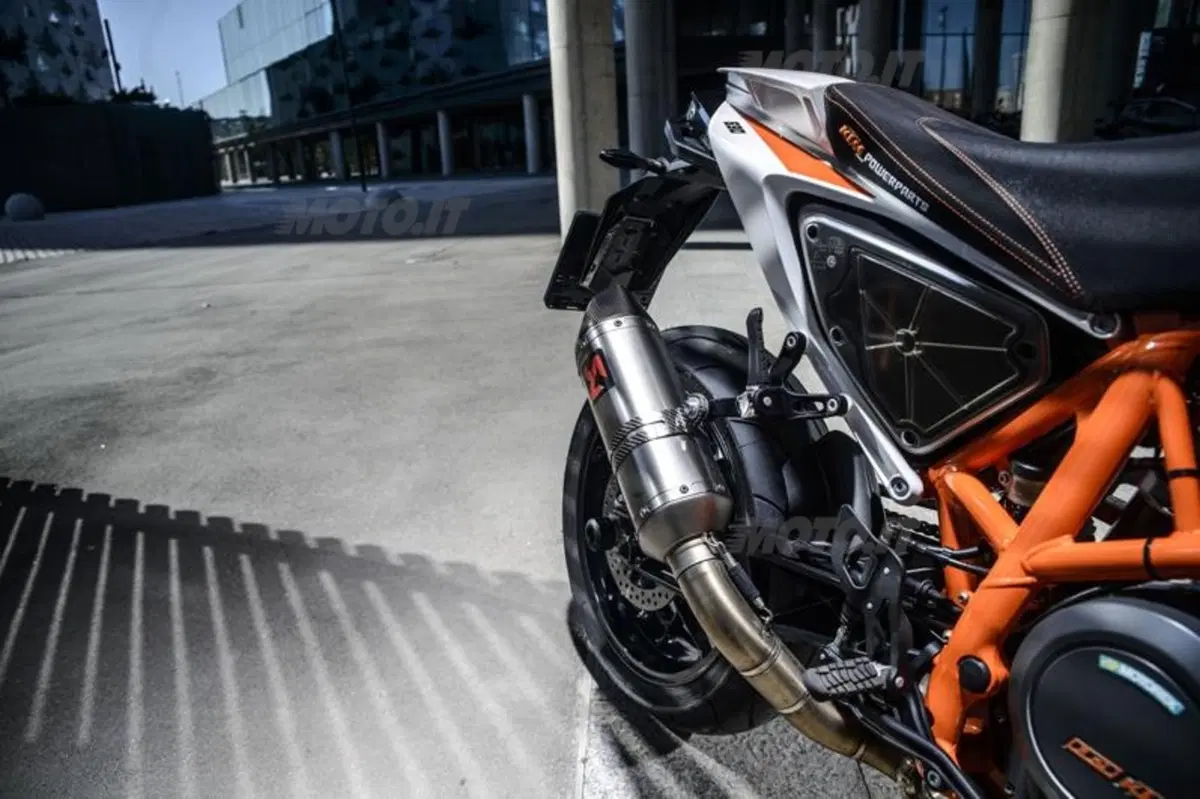 KTM 690 LC4. Duke R, Enduro R e SMC R  (59)