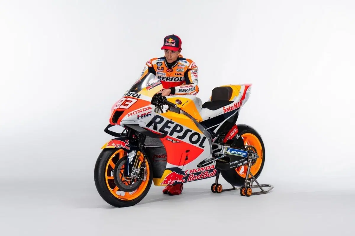 MotoGP: team Honda Repsol, ecco la nuova RC 213V di Marquez ed Espargaro (6)