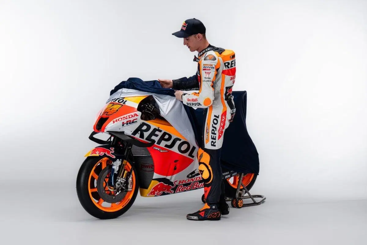 MotoGP: team Honda Repsol, ecco la nuova RC 213V di Marquez ed Espargaro (14)