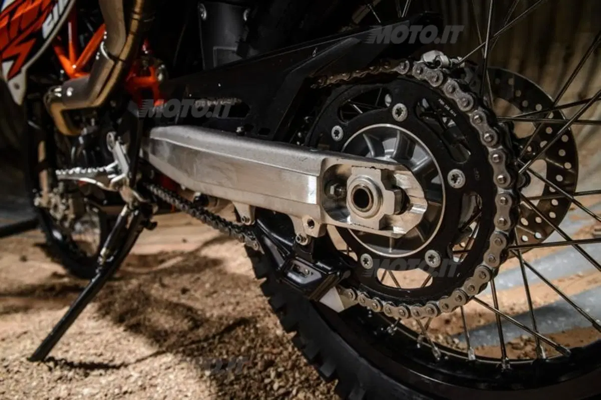 KTM 690 LC4. Duke R, Enduro R e SMC R  (68)
